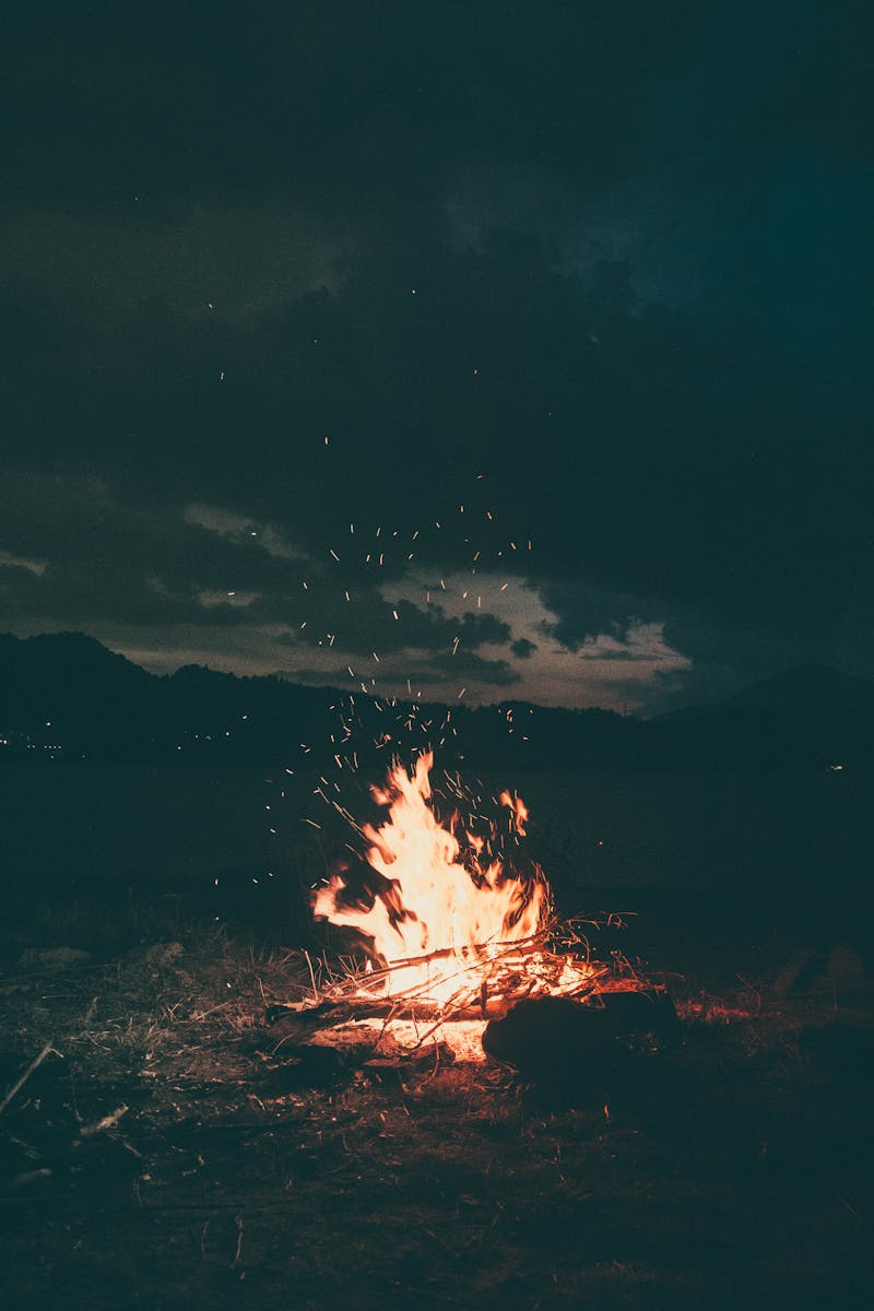 古希臘雕像與戲劇性天空